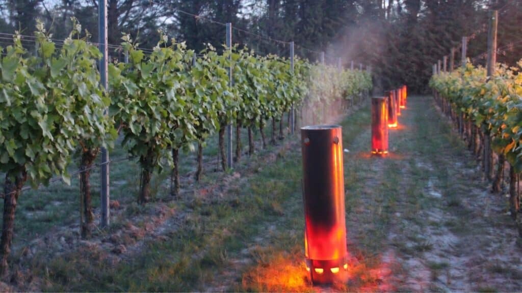 Les chuafferettes ou convecteurs à air chaud mobile, sont une solutions de protection contre le gel pour la viticulture 